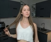 odelynboggus is a 18 year old female webcam sex model.