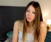 sweetinthecoldair is a 18 year old female webcam sex model.