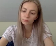 missalis is a 25 year old female webcam sex model.