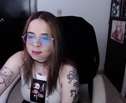 sweetsmelody is a 21 year old female webcam sex model.