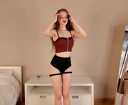 florencegorse is a 18 year old female webcam sex model.