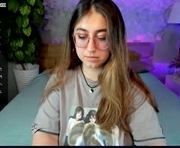 scallymirana is a 19 year old female webcam sex model.