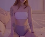 isoull is a 20 year old female webcam sex model.