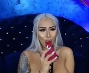 goldenamberx is a 25 year old female webcam sex model.