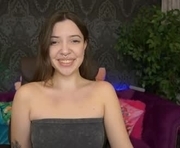 kamilaflower is a 19 year old female webcam sex model.