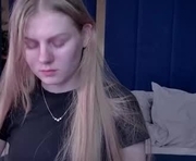 stelladelacour is a 18 year old female webcam sex model.