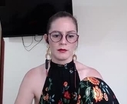 hanny_333 is a  year old female webcam sex model.