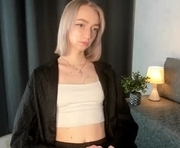 love_becomes_the_enemy is a 18 year old female webcam sex model.