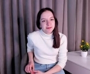 quennabingham is a 18 year old female webcam sex model.