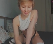 lulu_lovett is a 18 year old female webcam sex model.