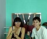 hannah_and_noah is a 19 year old couple webcam sex model.